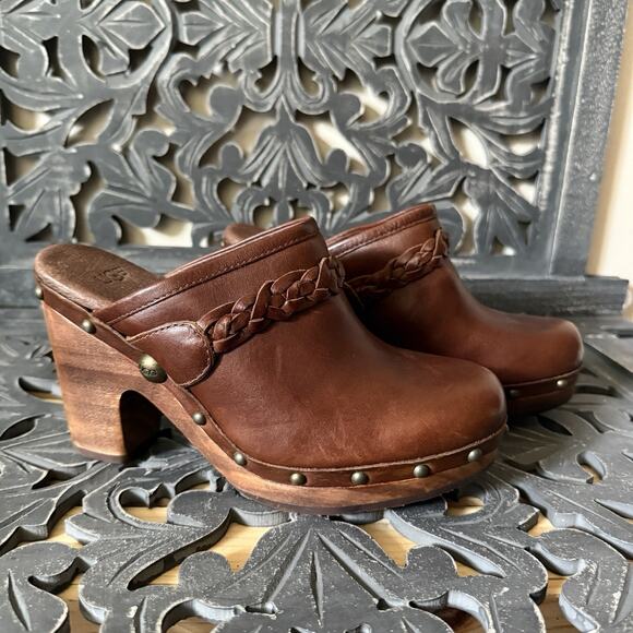 UGG Kaylee Leather Platform Clogs Brown Studded Wood Heel Braided Strap Size 7 - Picture 2 of 14